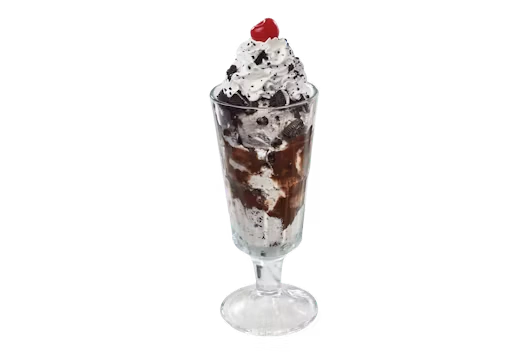 Ultimate Cookies ‘N Cream Sundae
